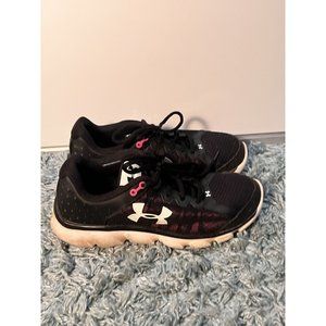 Under Armour Women's Assert 6 Size 8 Black and Pink in Good Used Condition